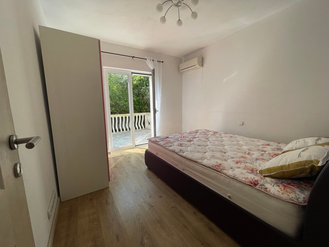 Sea View Apartment in Muo 6