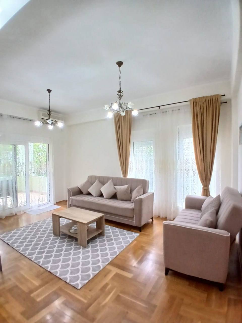 Apartment with Pool Access in Lazici, Budva 2