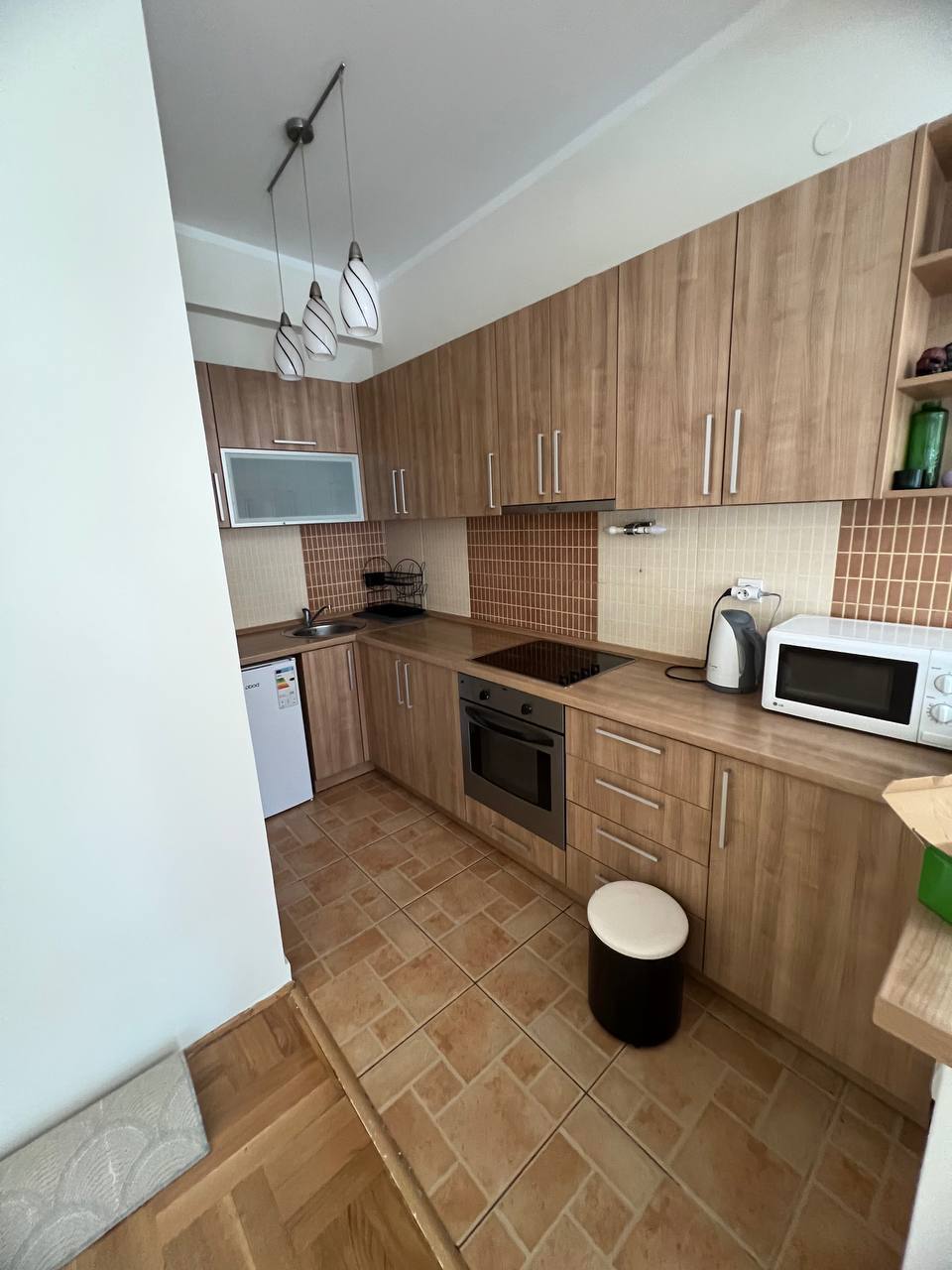 Apartment with Pool Access in Lazici, Budva 4