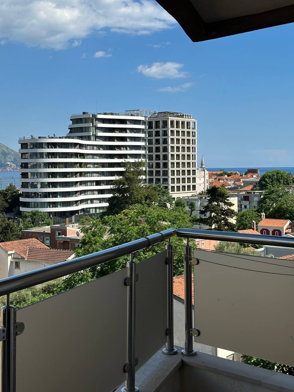 Apartment with Large Terrace in Gospoština District, Budva