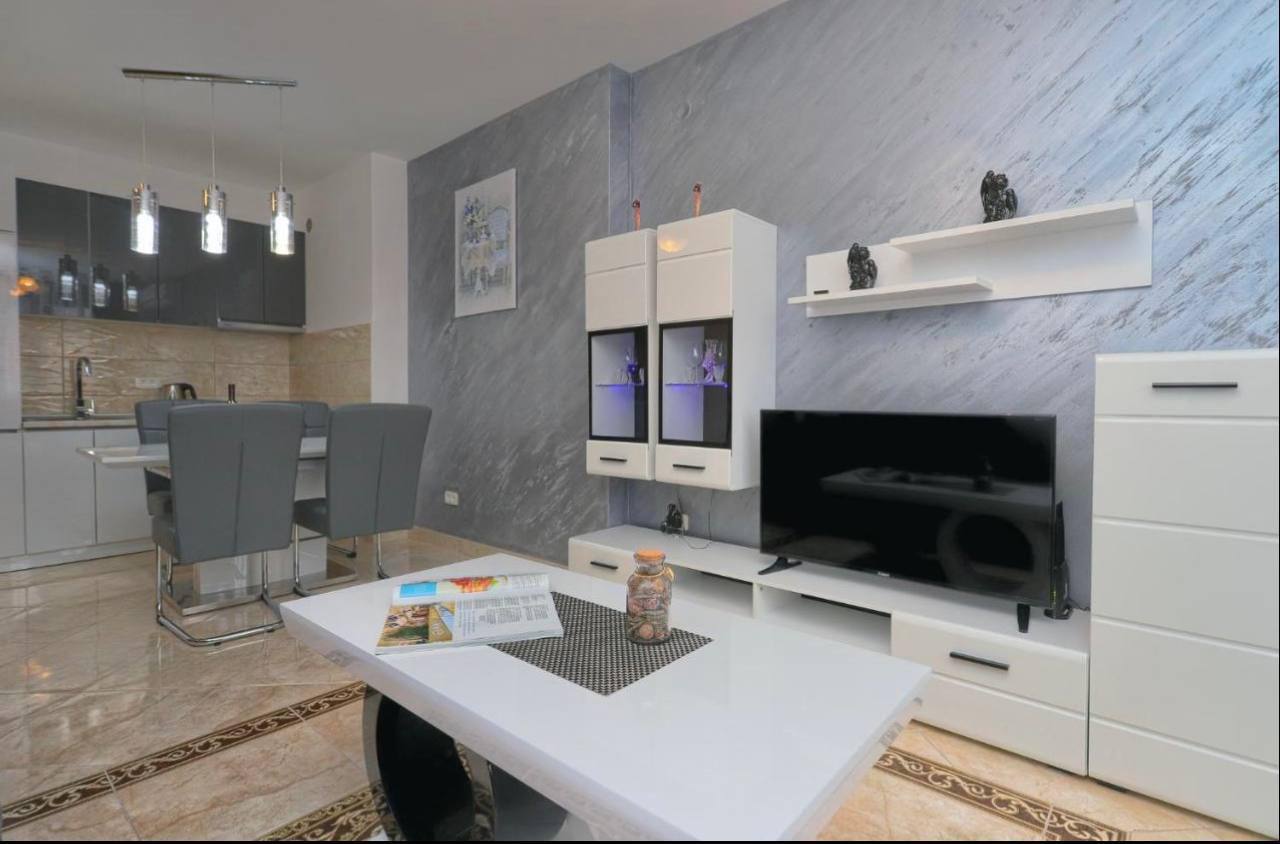 Sale Property in Walking Distance to the Beach in Becici 5