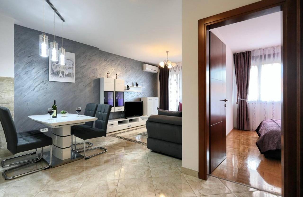 Sale Property in Walking Distance to the Beach in Becici 6
