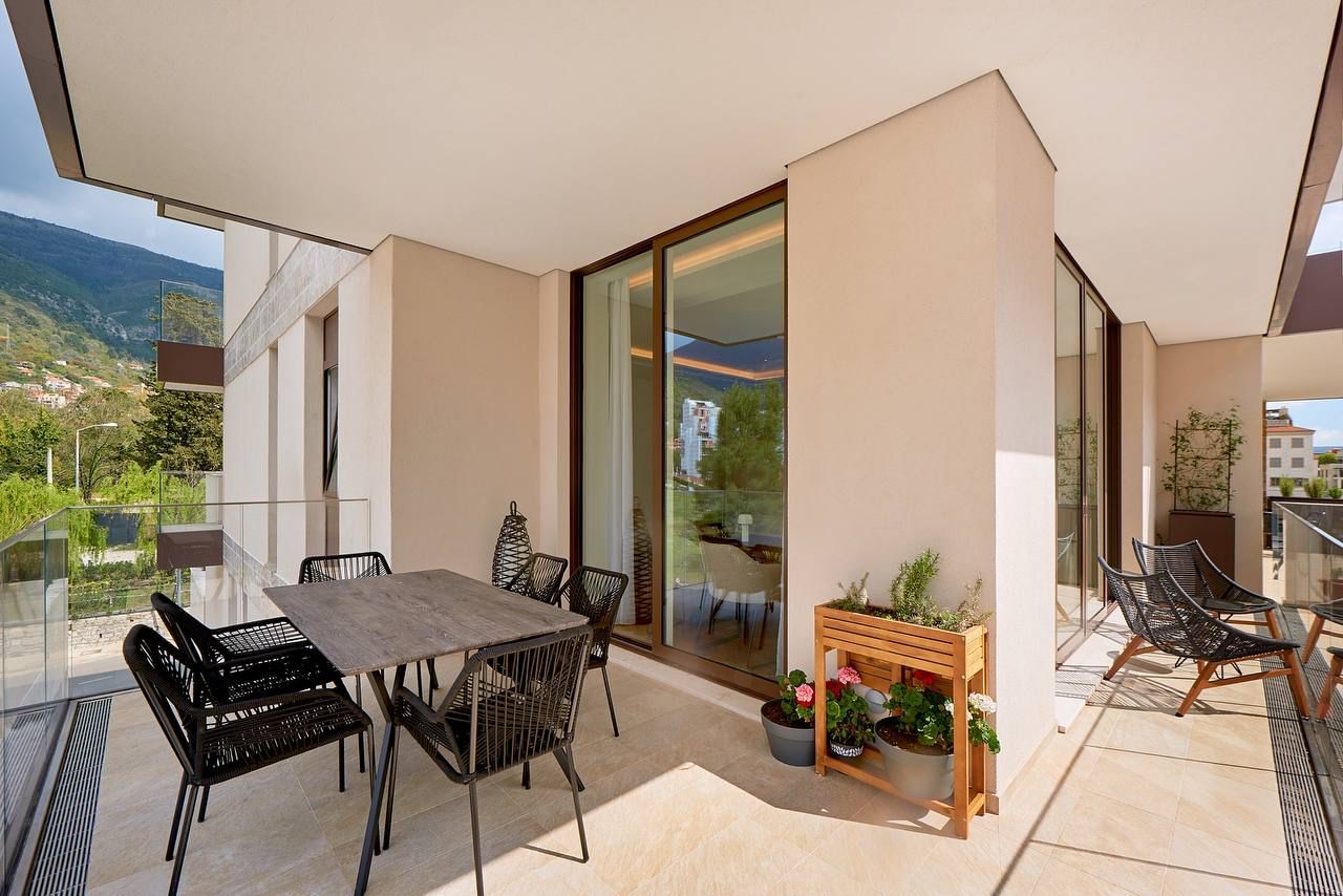 2 Bedroom Apartment in Elena Building, Porto Montenegro, Tivat 2
