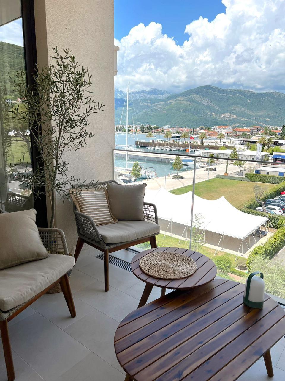 Premium-Class Apartment in Hotel Regent, Building Bay, Tivat