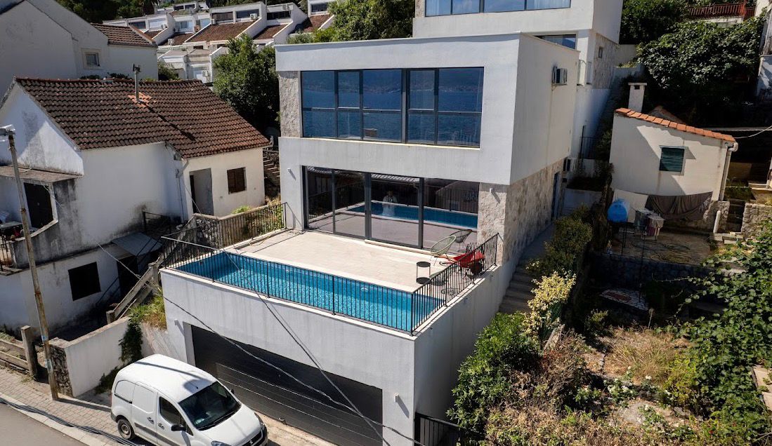 Luxury Villa with Sea View in Krashichi