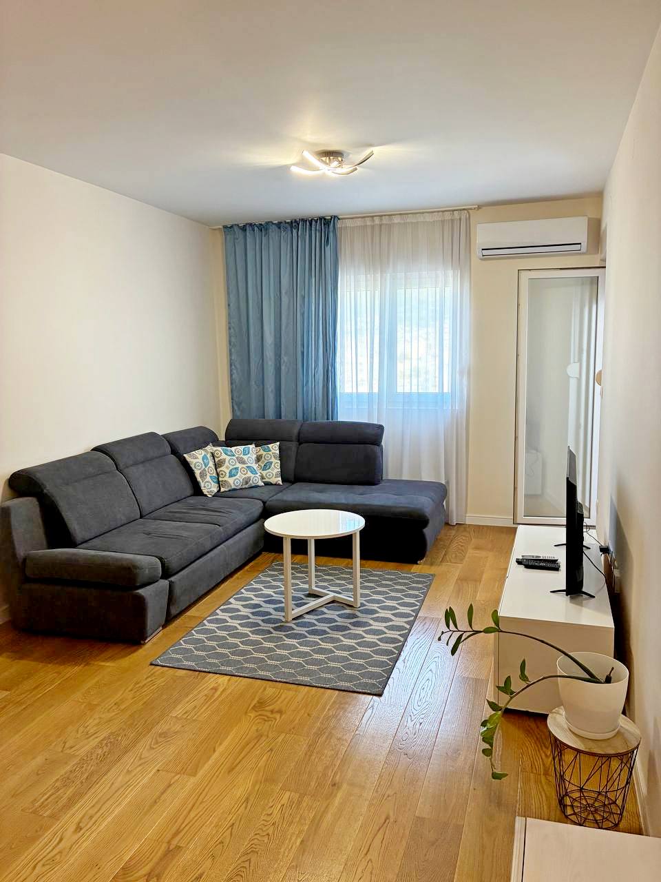 Cozy apartment in Zetagradnja, Bar city center 2