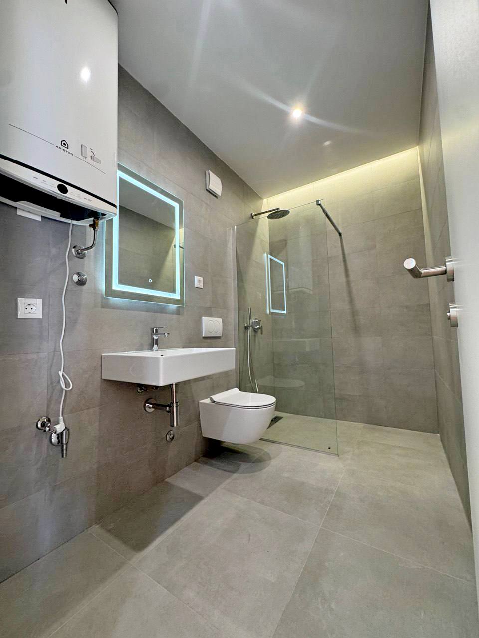 1-bedroom apartment with sea view in Novi Bar 7
