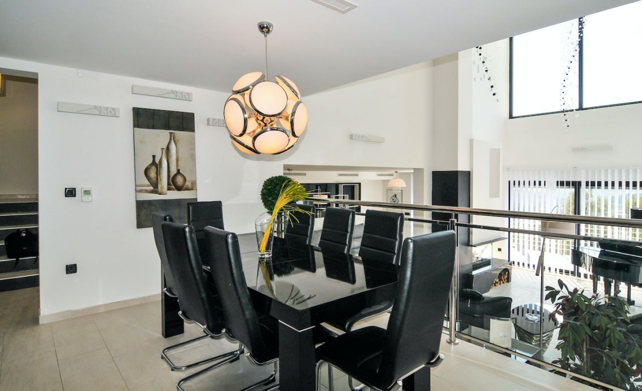 Villa with Panoramic Views and Pool in Tivat, Bogdasic 2