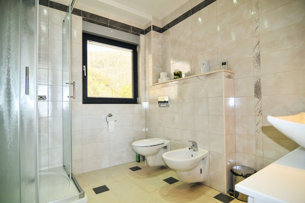 Villa with Panoramic Views and Pool in Tivat, Bogdasic 5