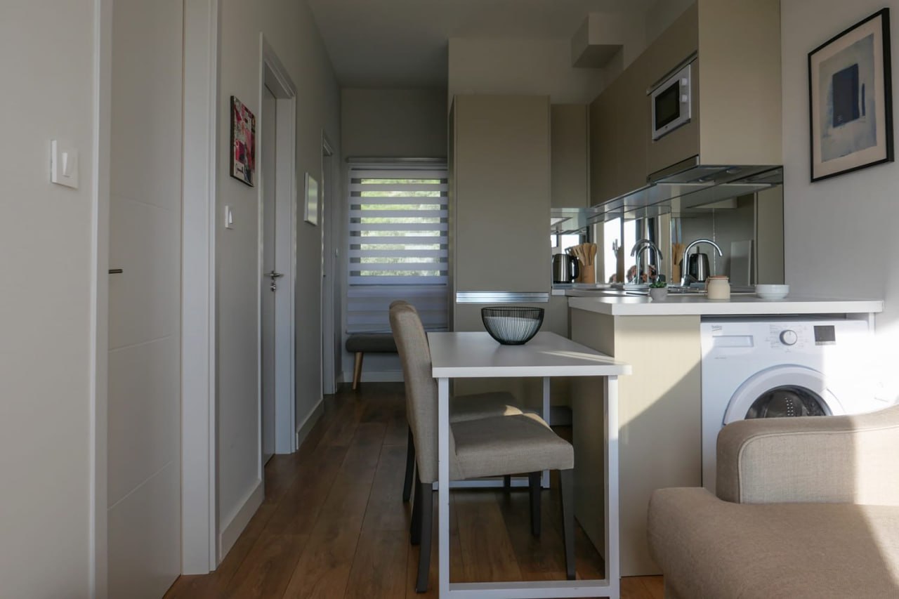 Apartment with Bay View in Kavac 3