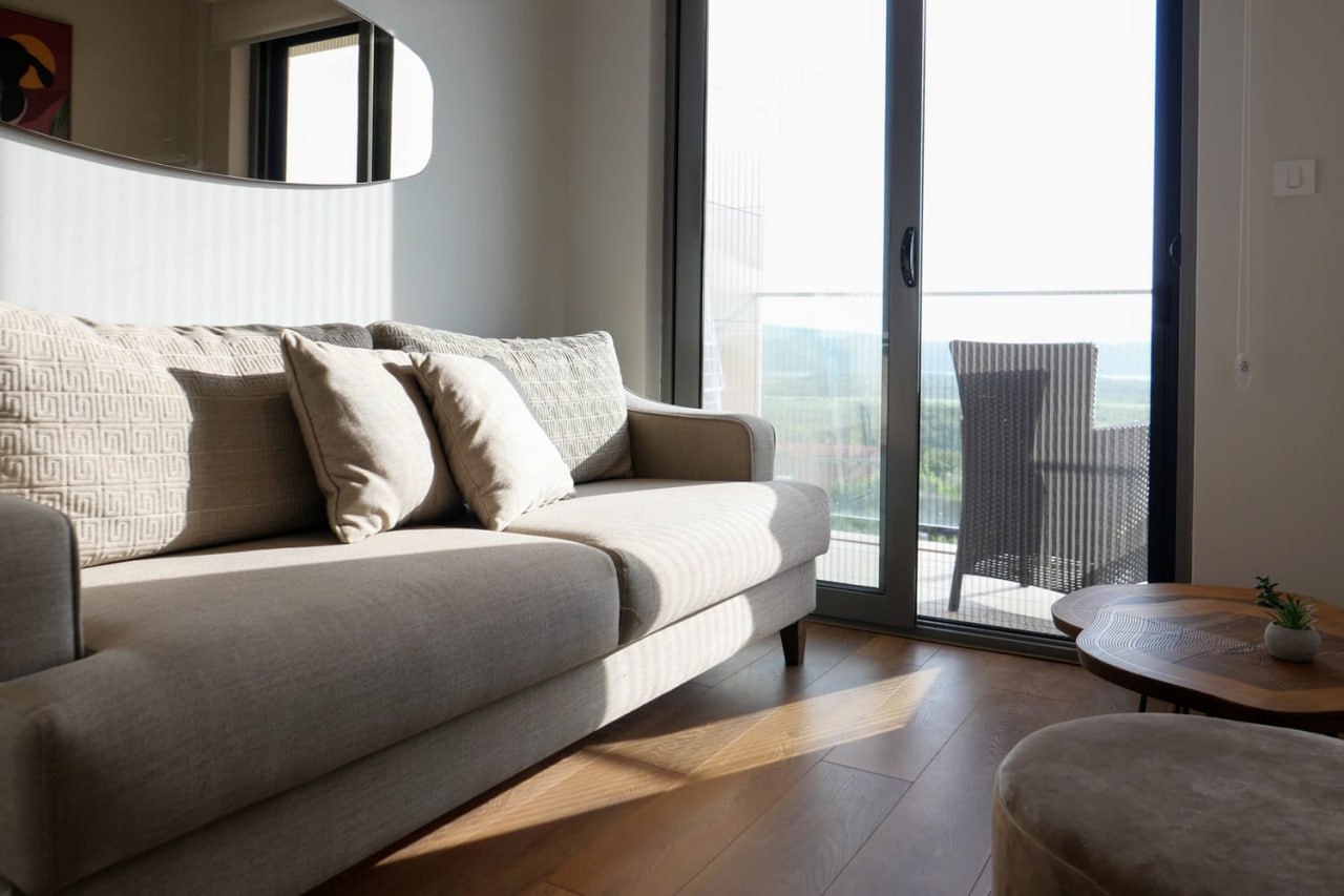 Apartment with Bay View in Kavac 7