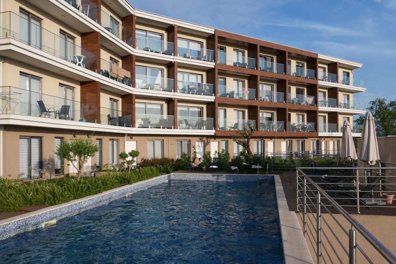 Apartment with Bay View in Kavac 8