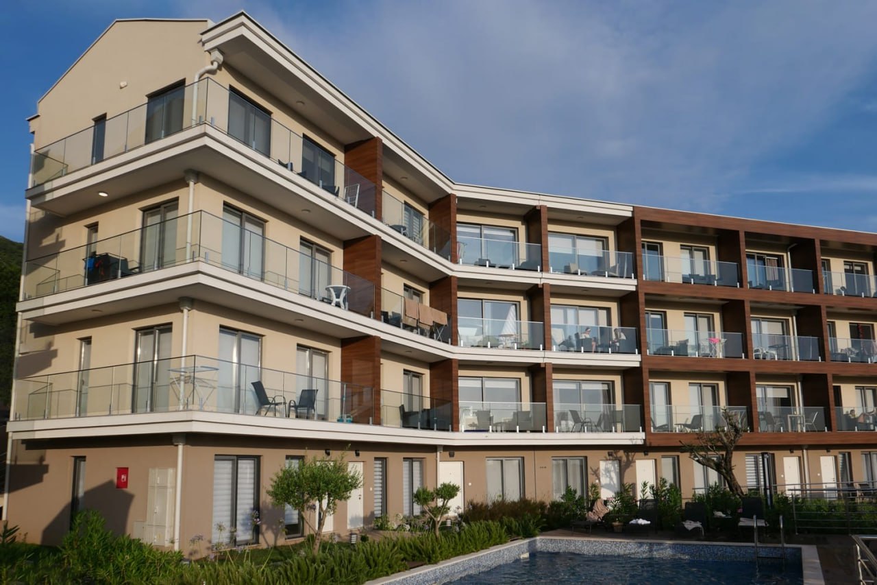 Apartment with Bay View in Kavac 9