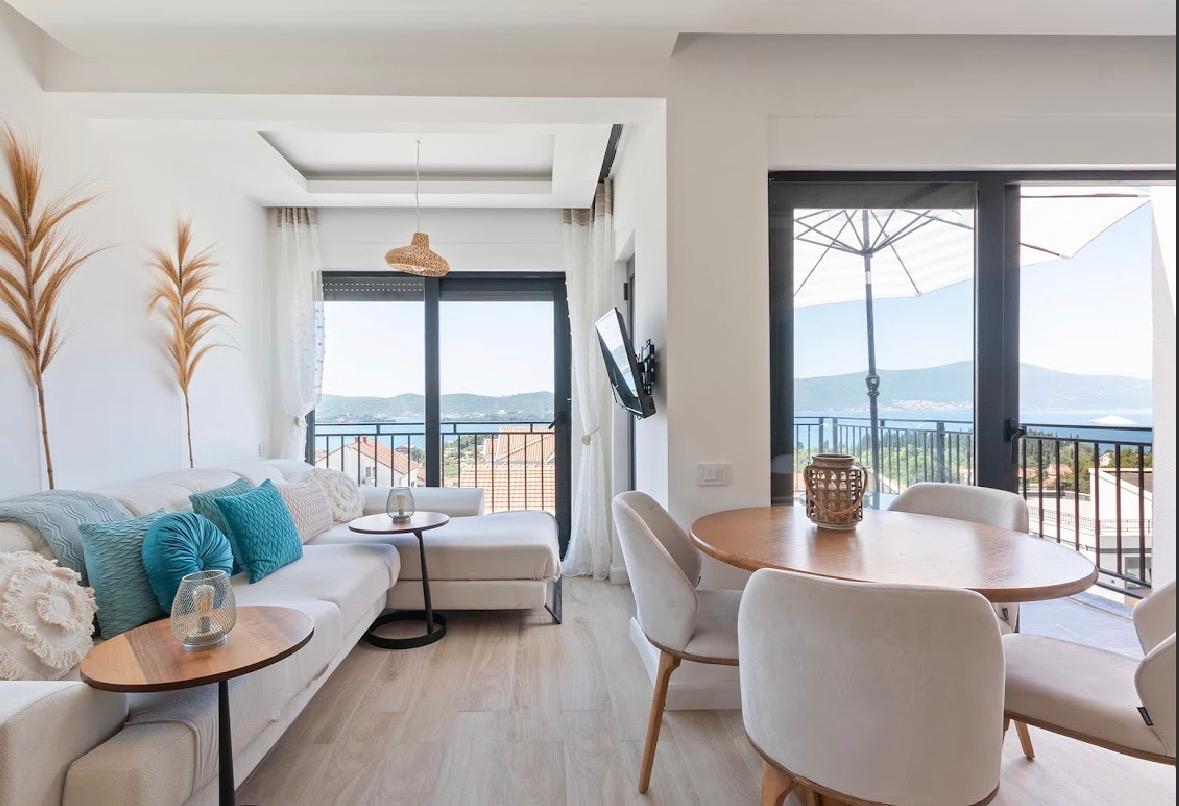 Tivat Kava Apartment with 2 Bedrooms and Sea View 6