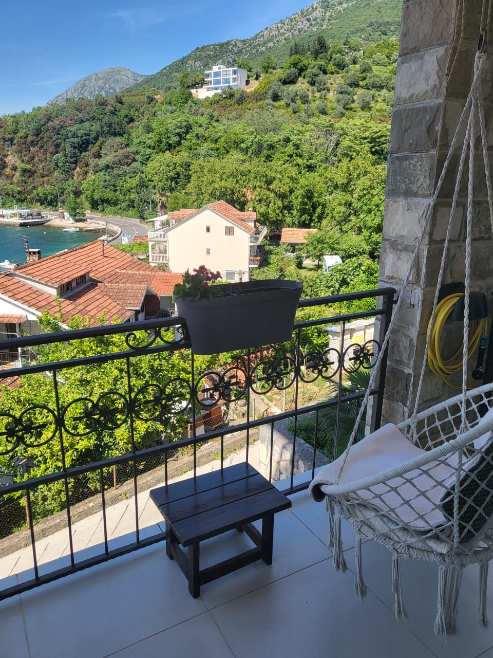 Townhouse in Tivat with Sauna and BBQ Area 7