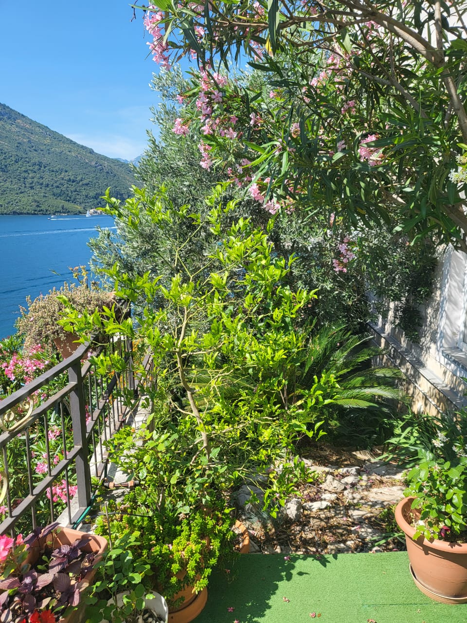 Townhouse in Tivat with Sauna and BBQ Area 9
