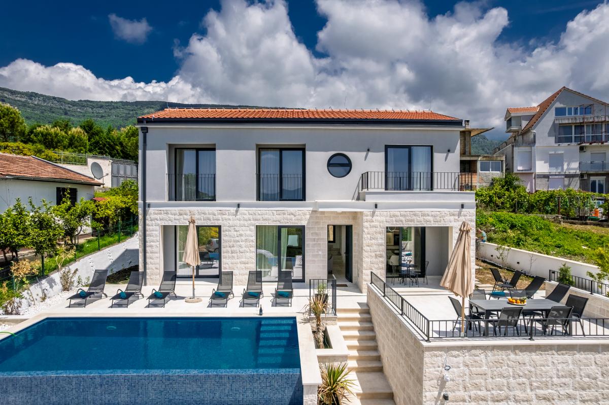 Modern Villa with Stunning Views in Tivat