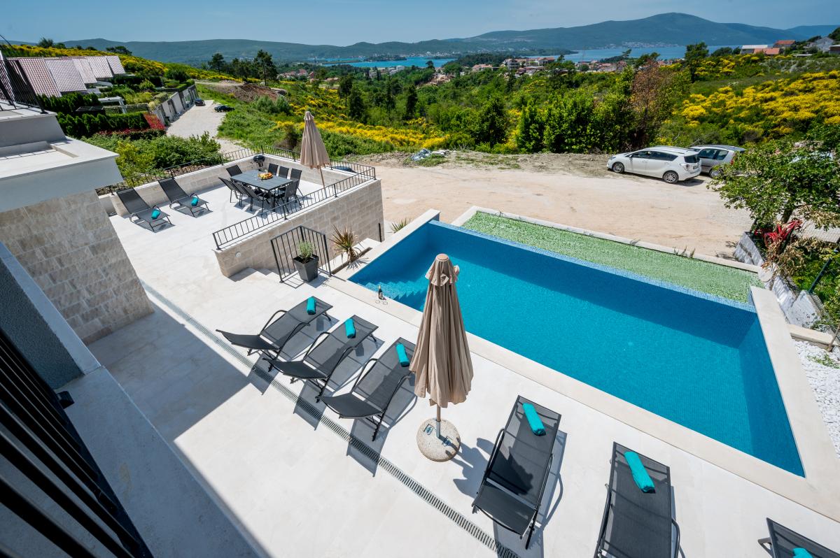 Modern Villa with Stunning Views in Tivat 7
