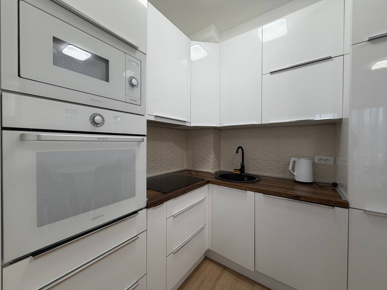 2 Bedroom Apartment with Sea View in Budva Center 5