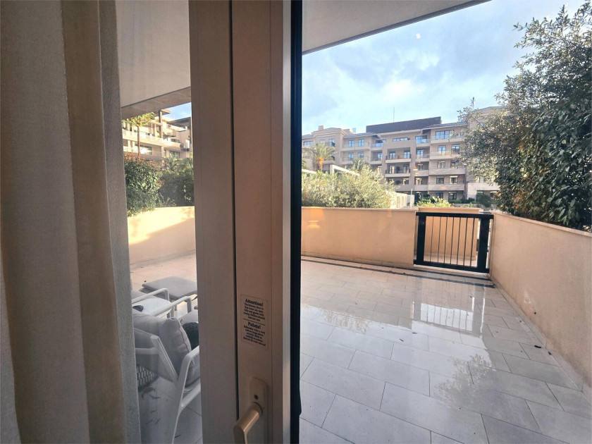 Exclusive apartment in Porto Montenegro with Regent Pool Club access 3