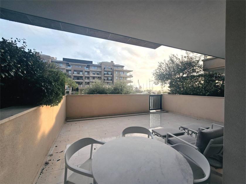 Exclusive apartment in Porto Montenegro with Regent Pool Club access 9