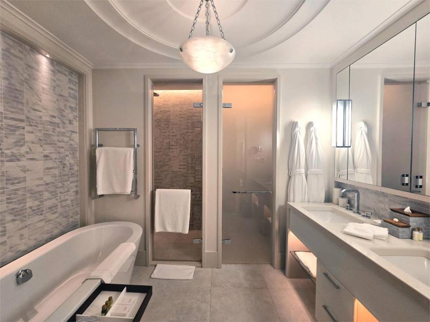 Exclusive apartment in Porto Montenegro with Regent Pool Club access 10