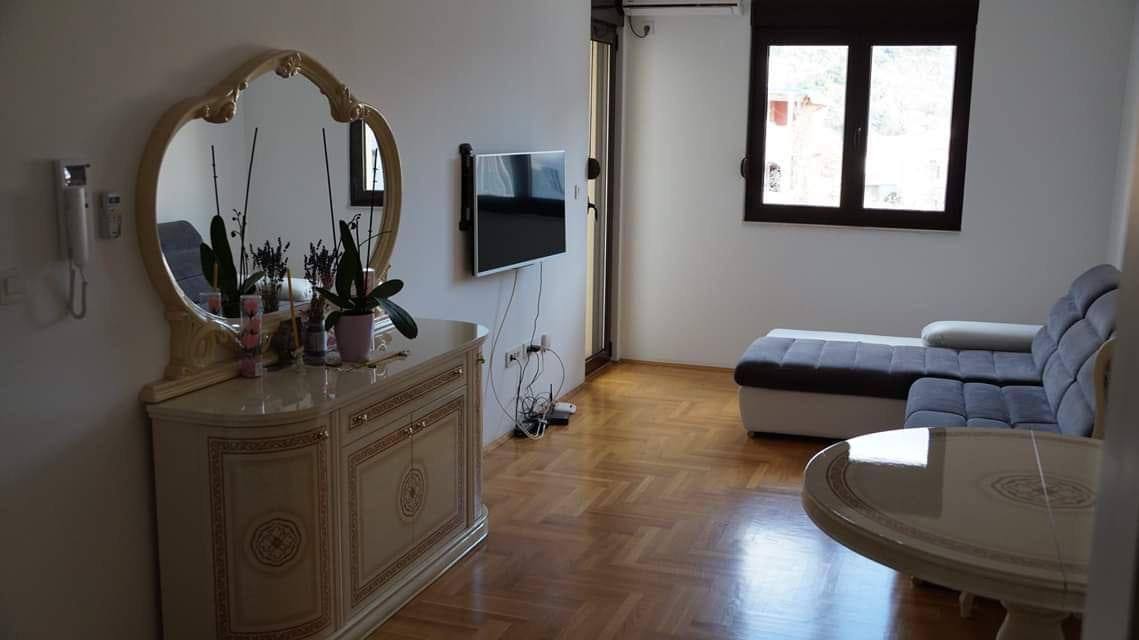 Apartment in Monrus, Budva 7