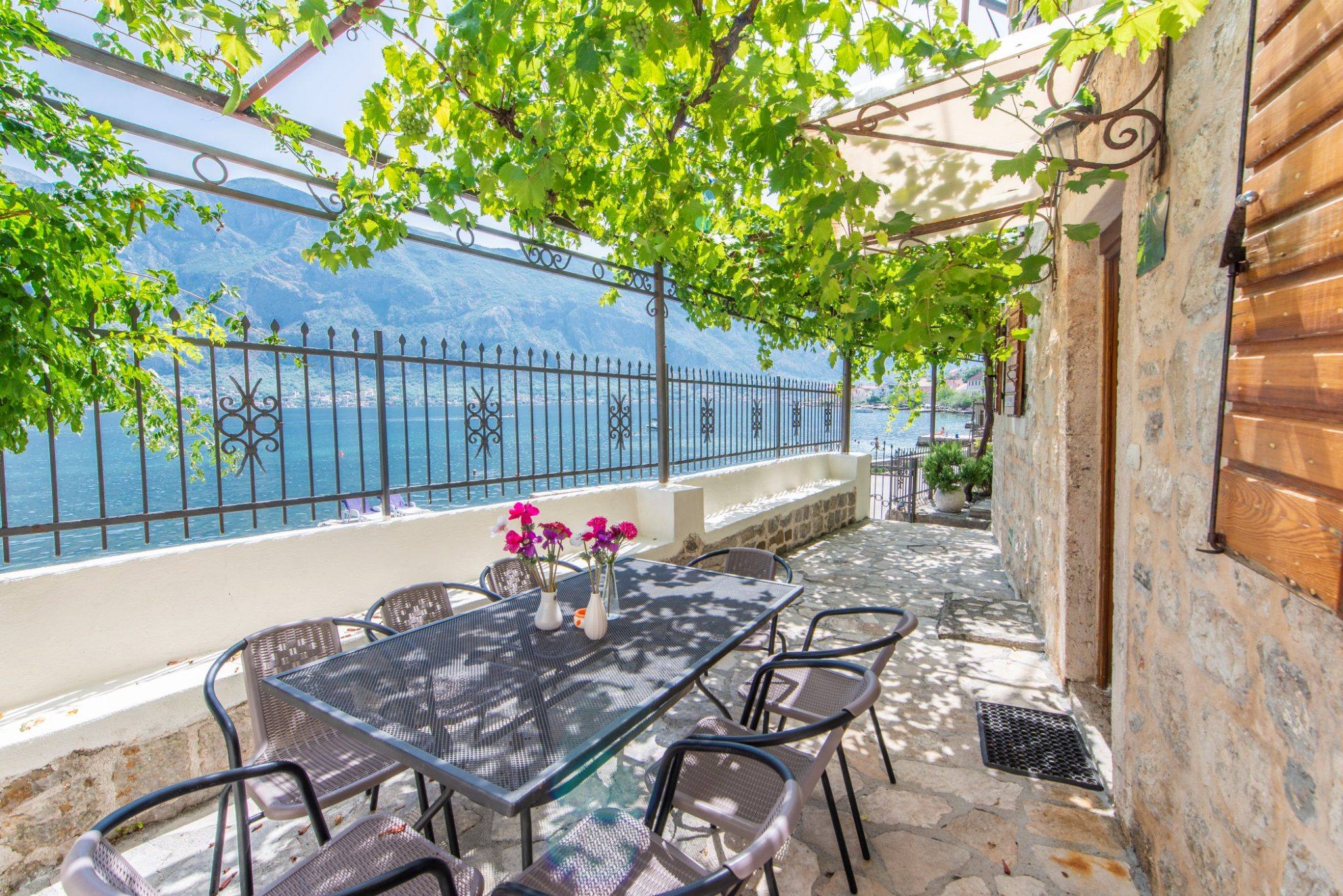 Villa Amanda in Prcanj with Stunning Views 3
