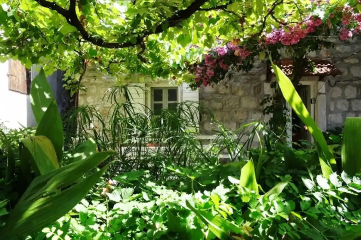 Charming Stone House in Perast 2