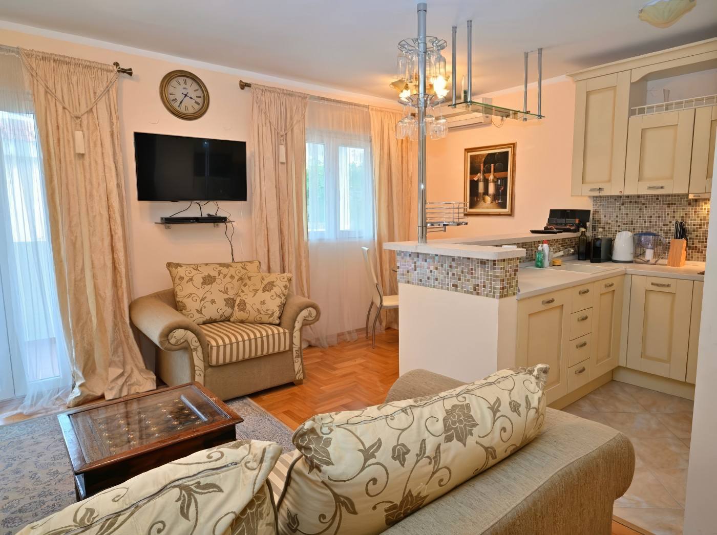 Two-level apartment with 2 bedrooms in Budva center