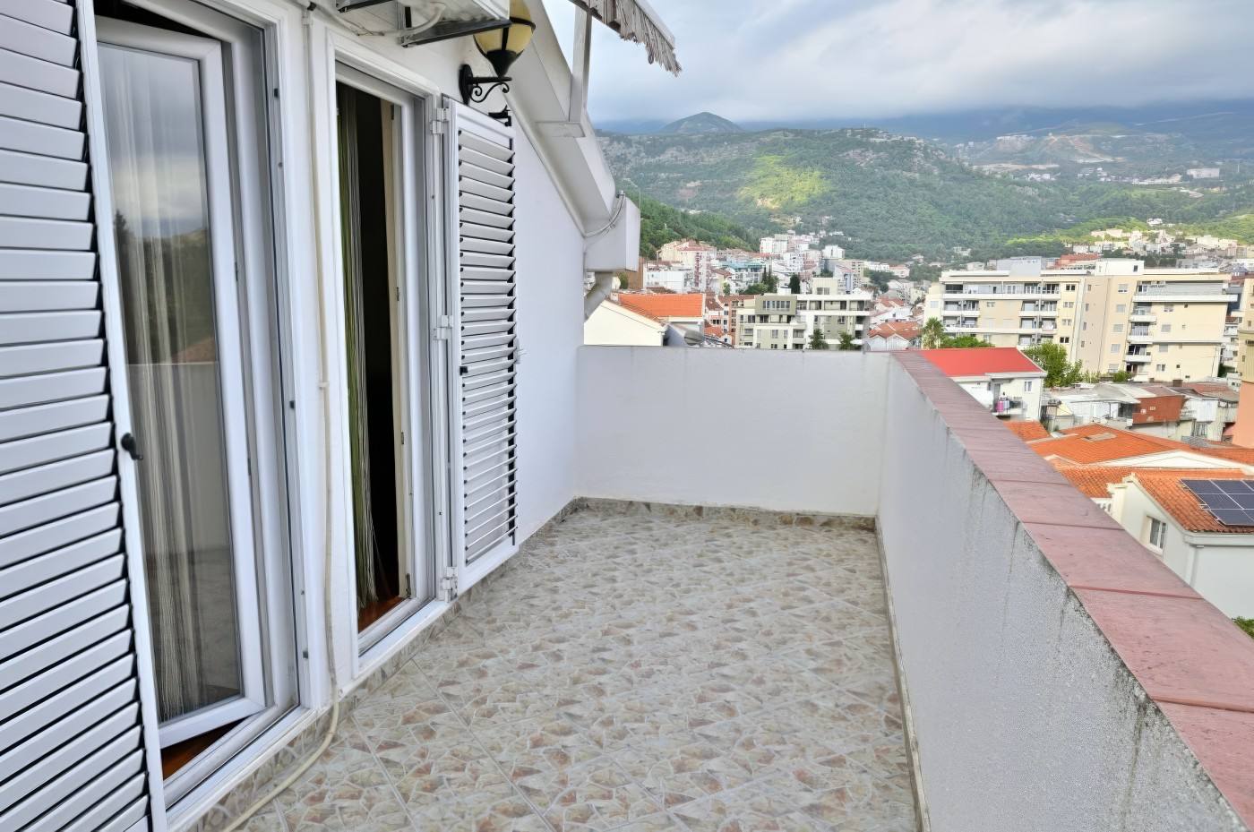 Two-level apartment with 2 bedrooms in Budva center 6