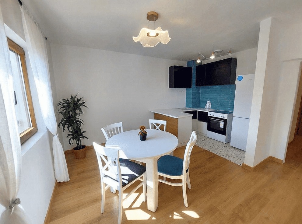 Bright Apartment with Sea View in Igalo 2