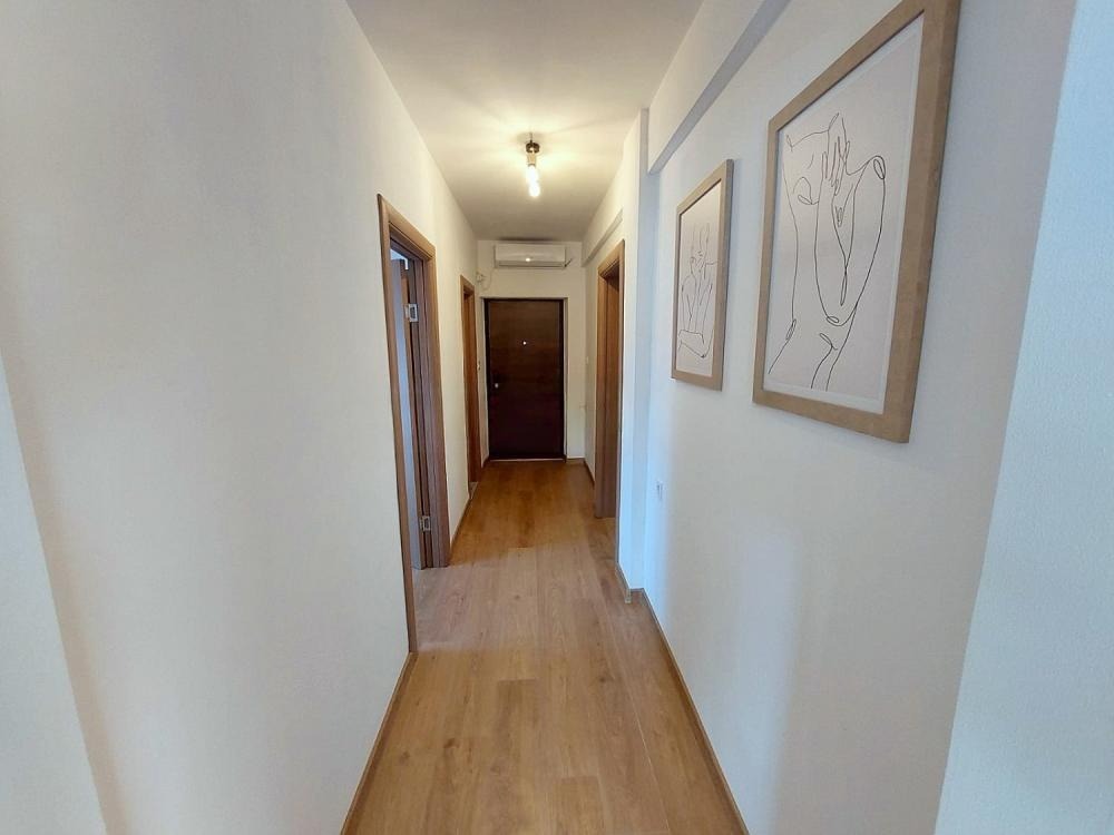 Bright Apartment with Sea View in Igalo 11