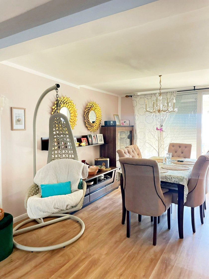 Comfortable House with Sea and Mountain Views in Shushan, Bar 6