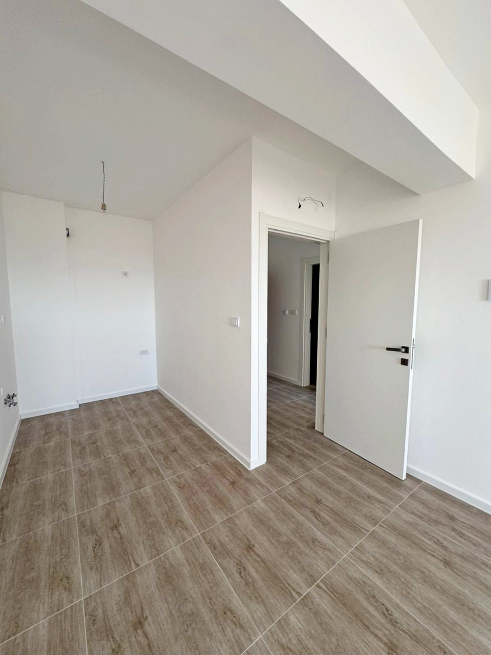 New Apartment with Sea View in Ilyino, Bar 7