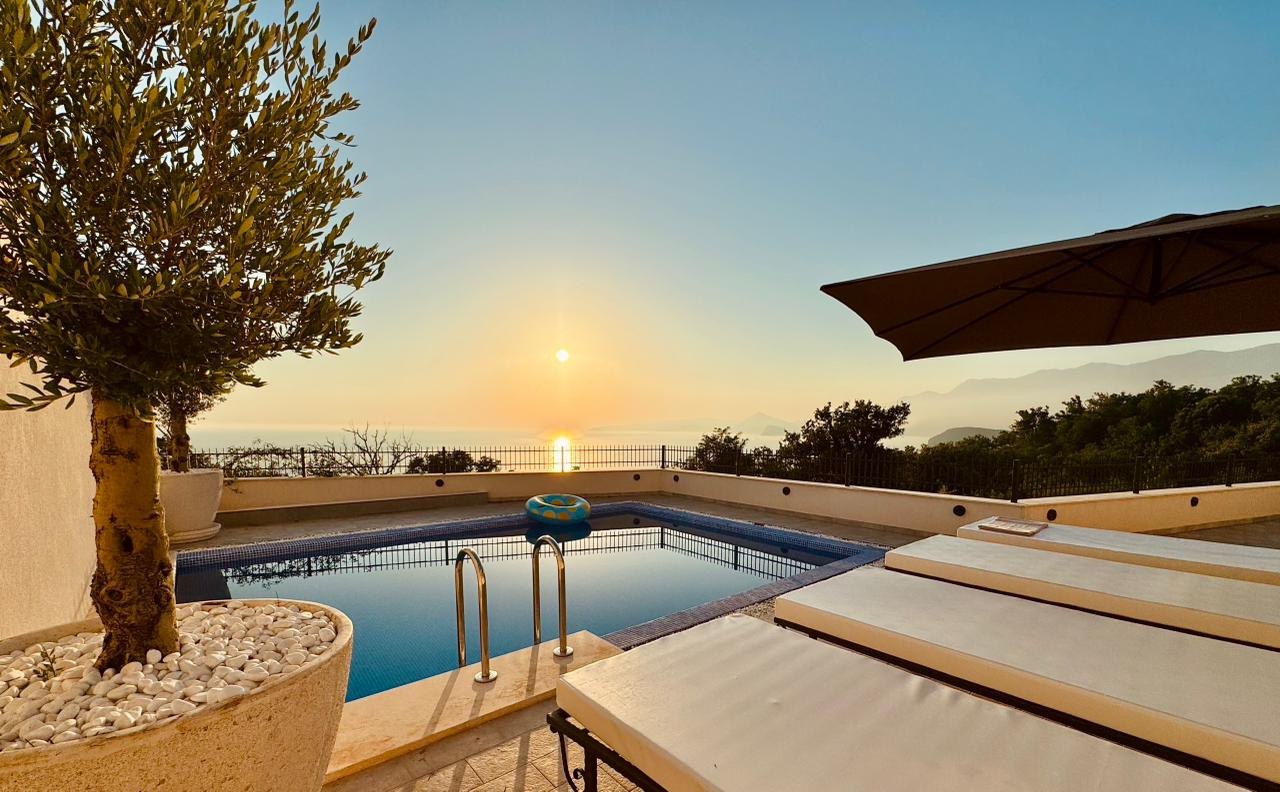 Modern Villa with Private Pool and Sea Views 9