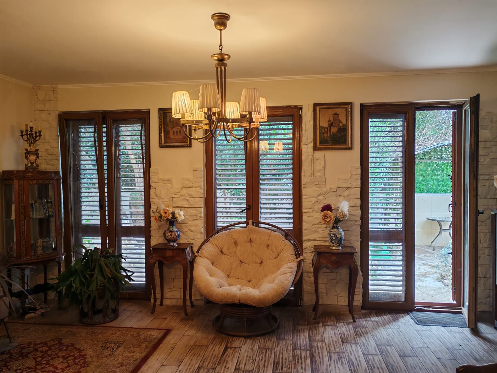 Apartment with Private Garden and Pool in Petrovac