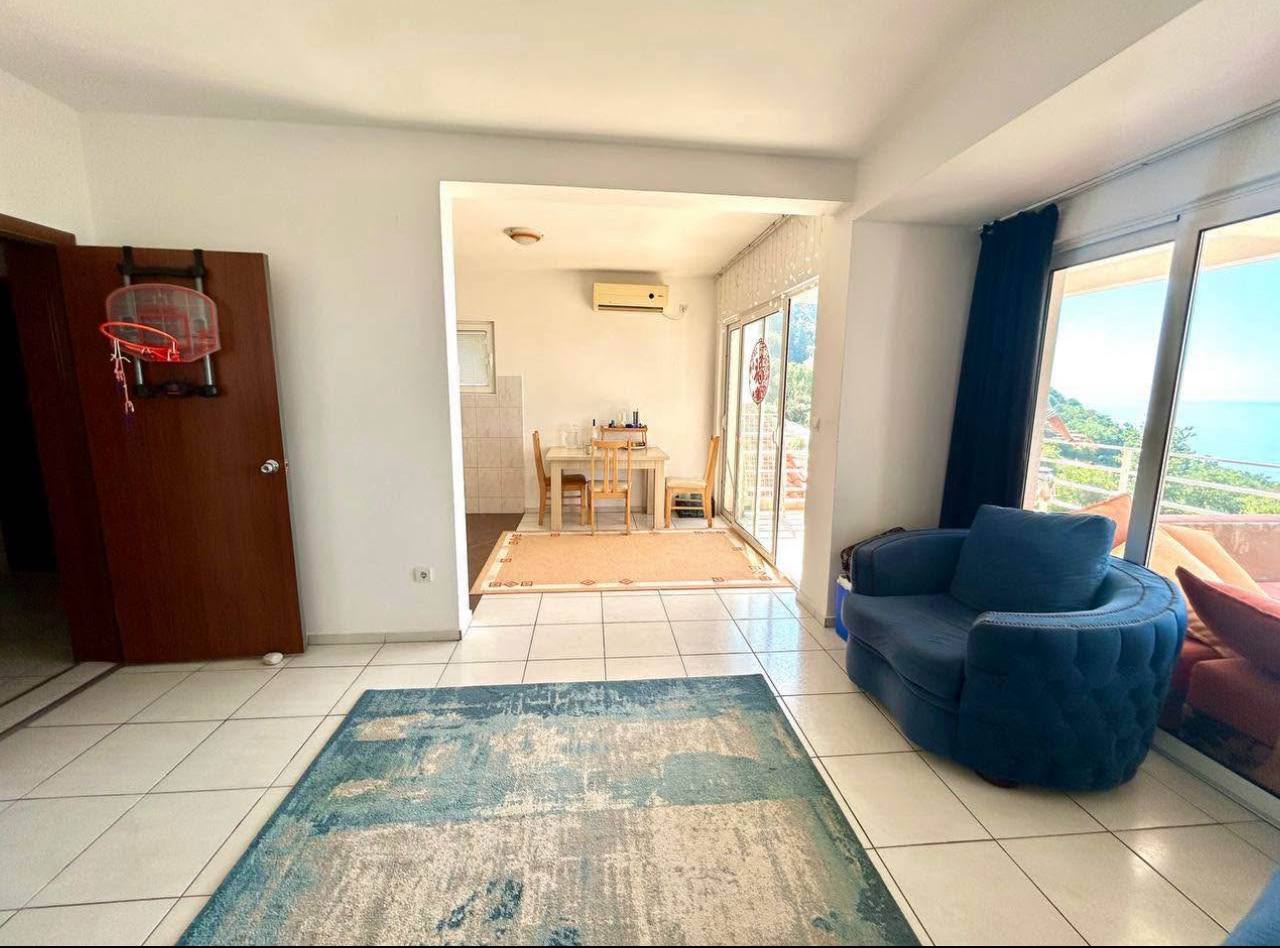 2 Bedroom Apartment with Sea View in Budva (Seoc) 3