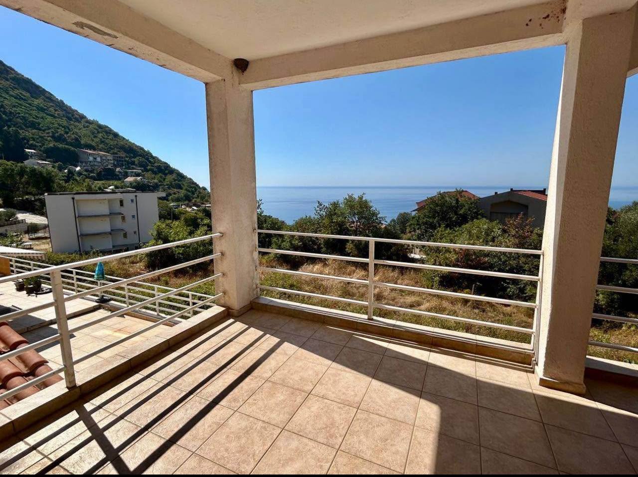 2 Bedroom Apartment with Sea View in Budva (Seoc) 9