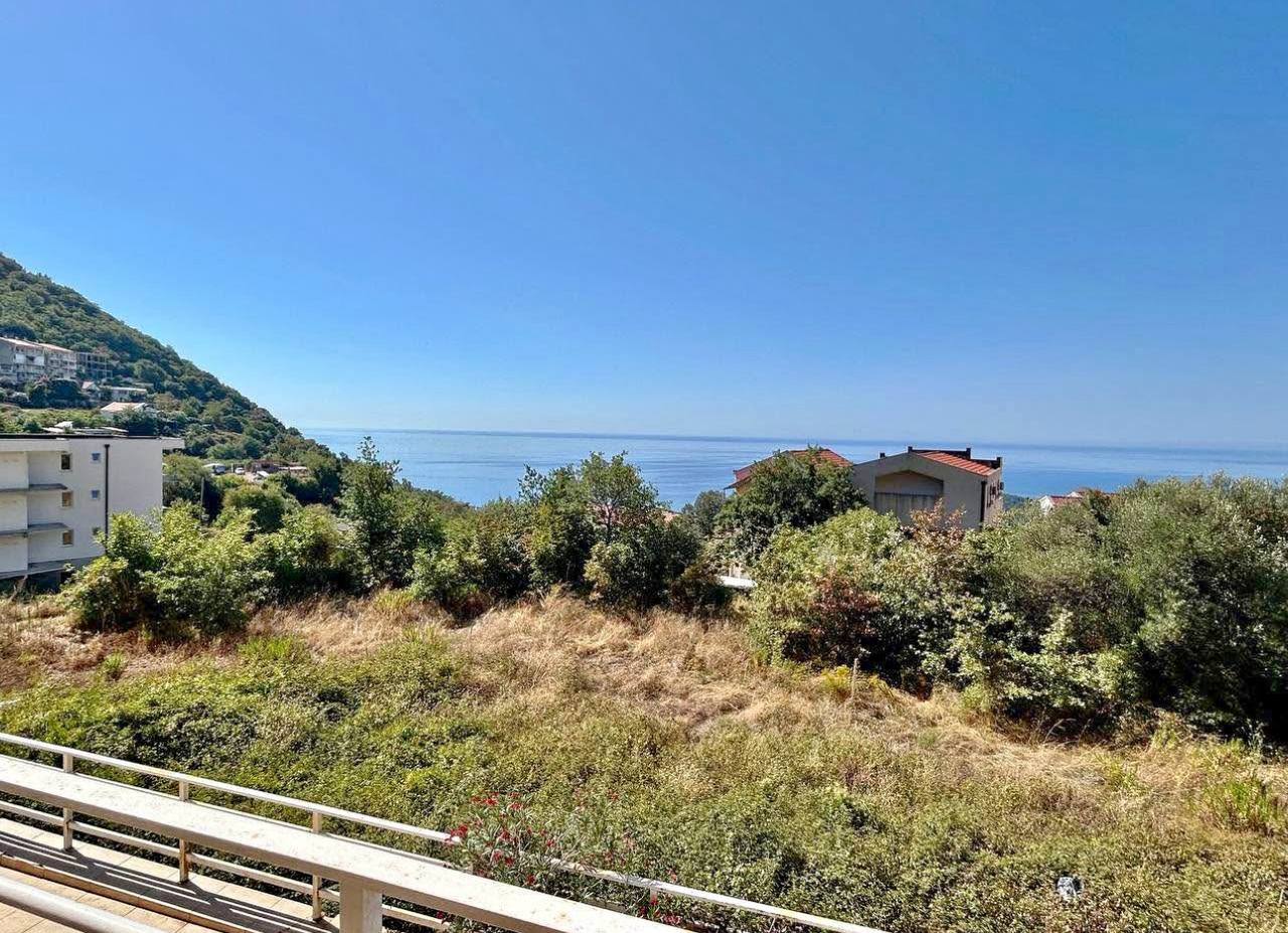 2 Bedroom Apartment with Sea View in Budva (Seoc) 10