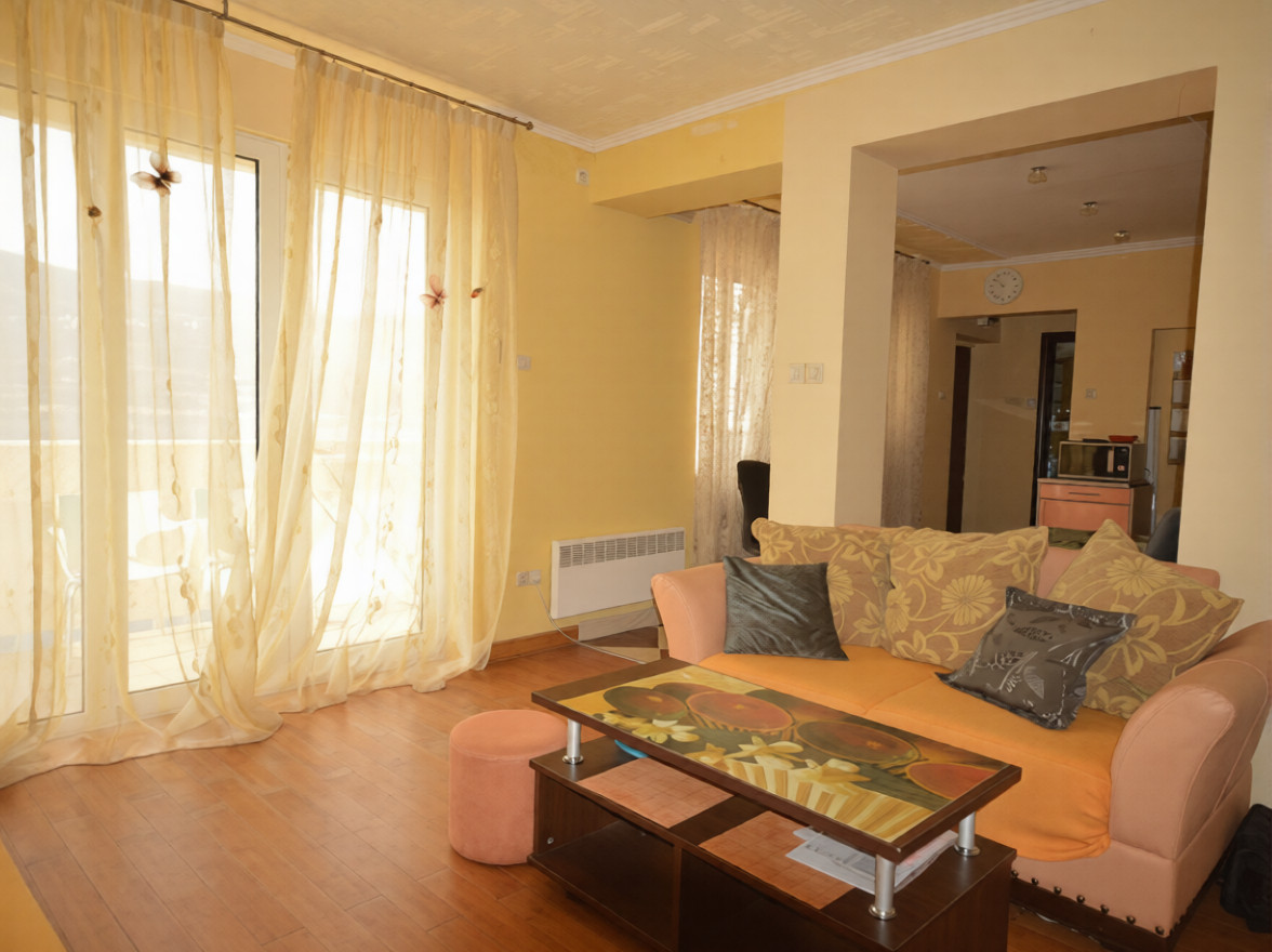Two-bedroom apartment with sea view in Herceg Novi 6