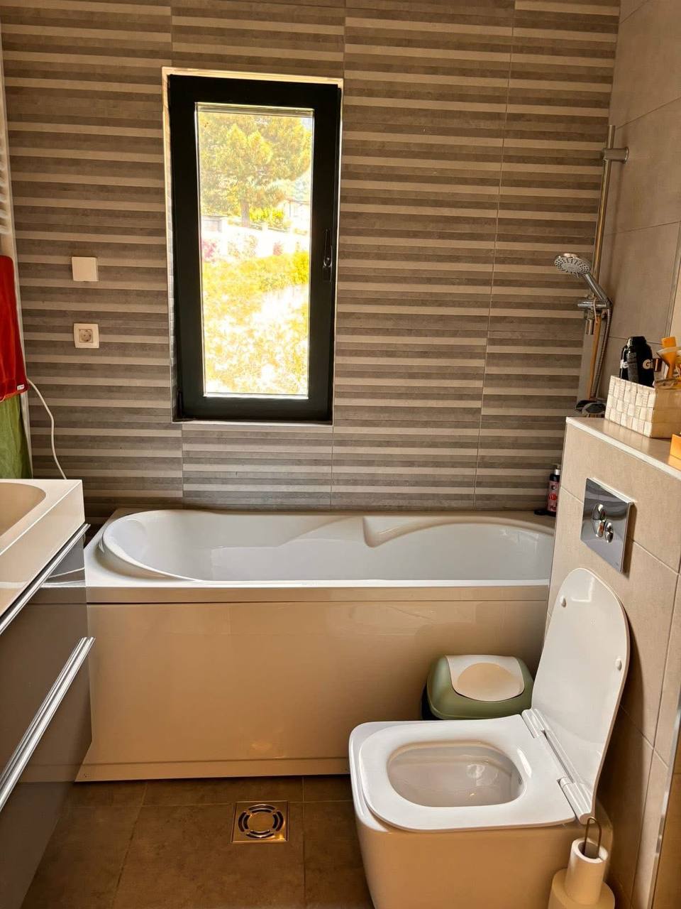 Three-story townhouse with 4 bedrooms in a gated complex, Lastva Grbalska, Kotor community 10