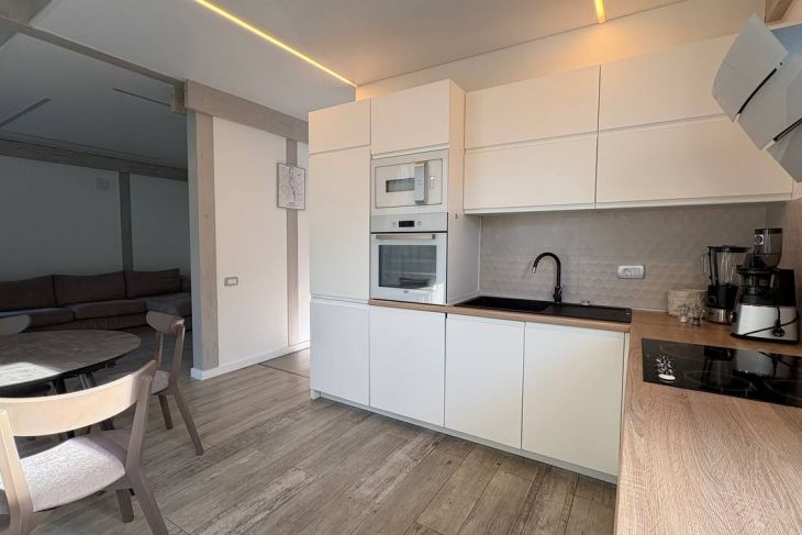 Modern House in Tivat with Stunning Views 4