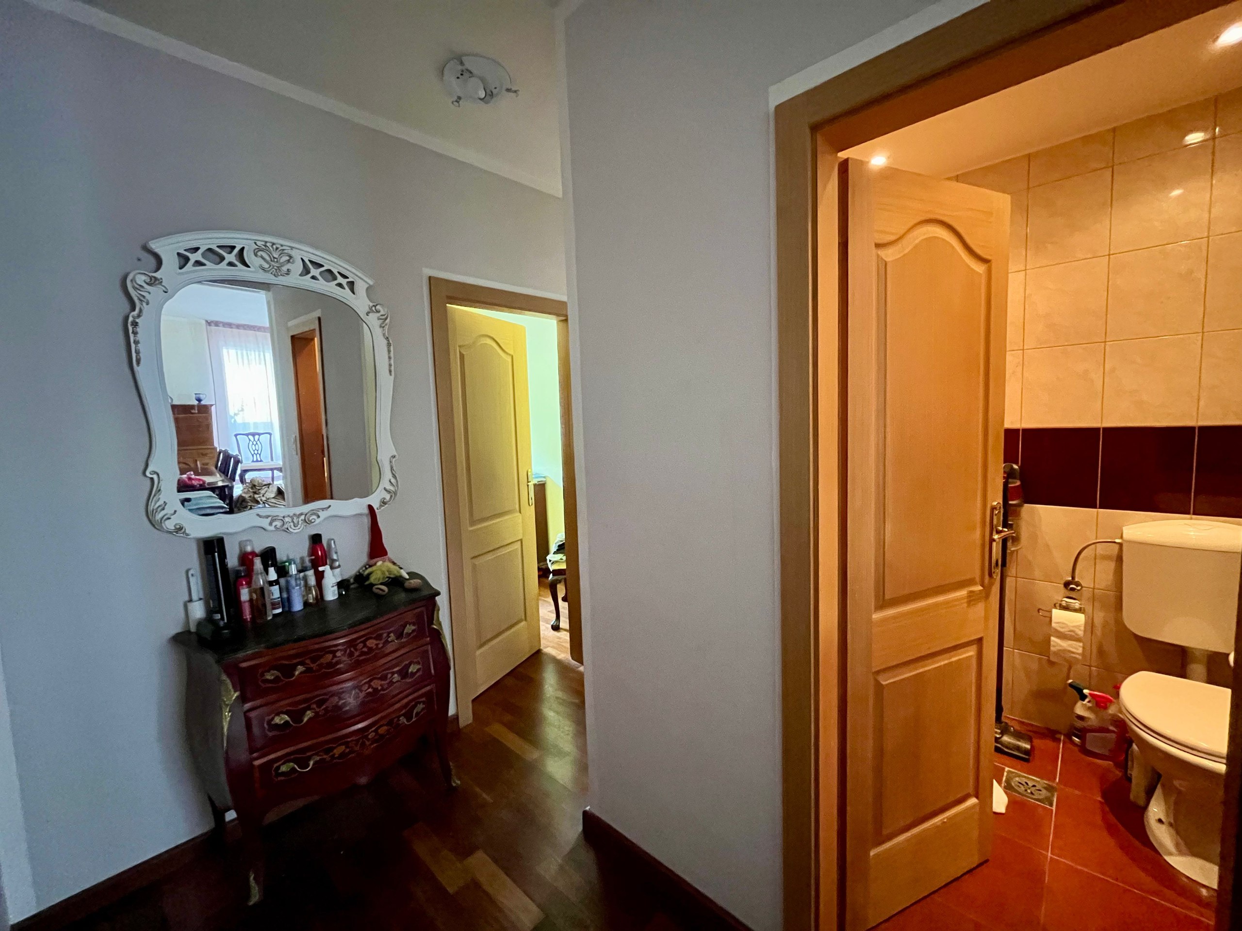 Spacious apartment with sea view in Petrovac 8