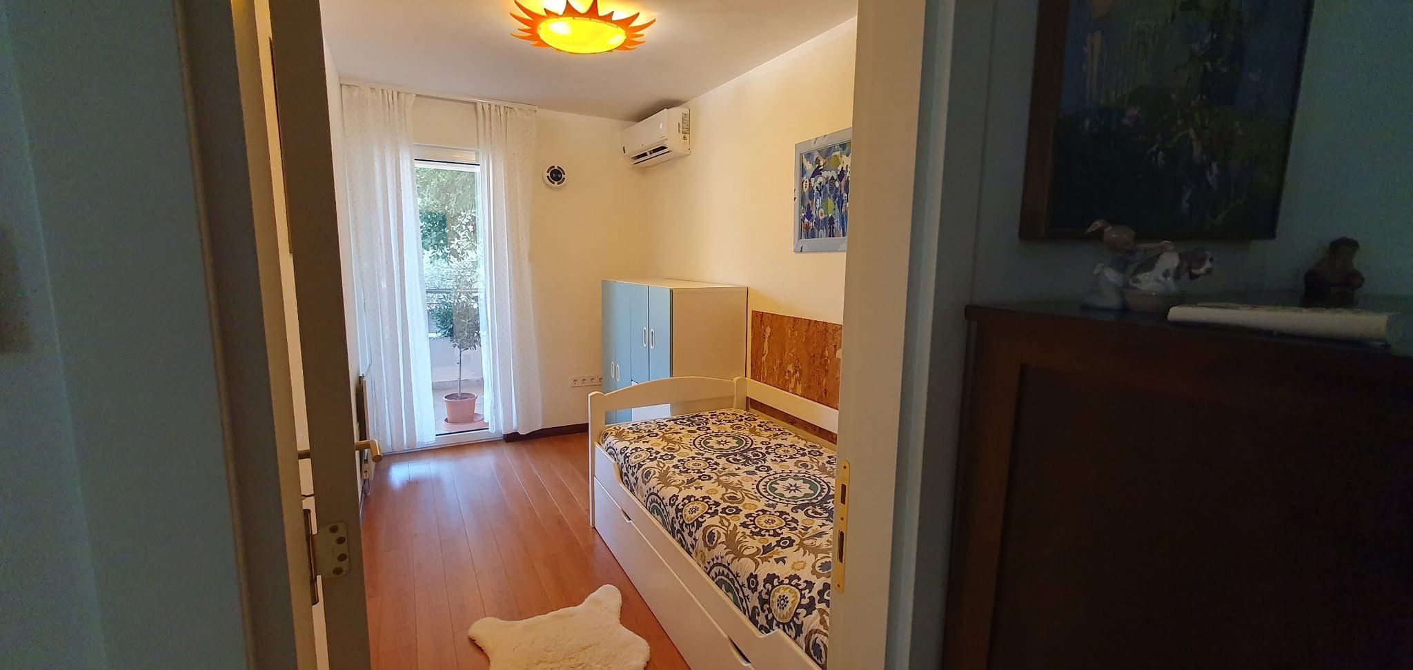 Spacious Apartment with Olive Grove View 8