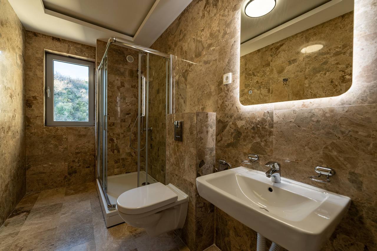 3 Bedroom Apartment with Panoramic Sea Views in Przno, Budva 7
