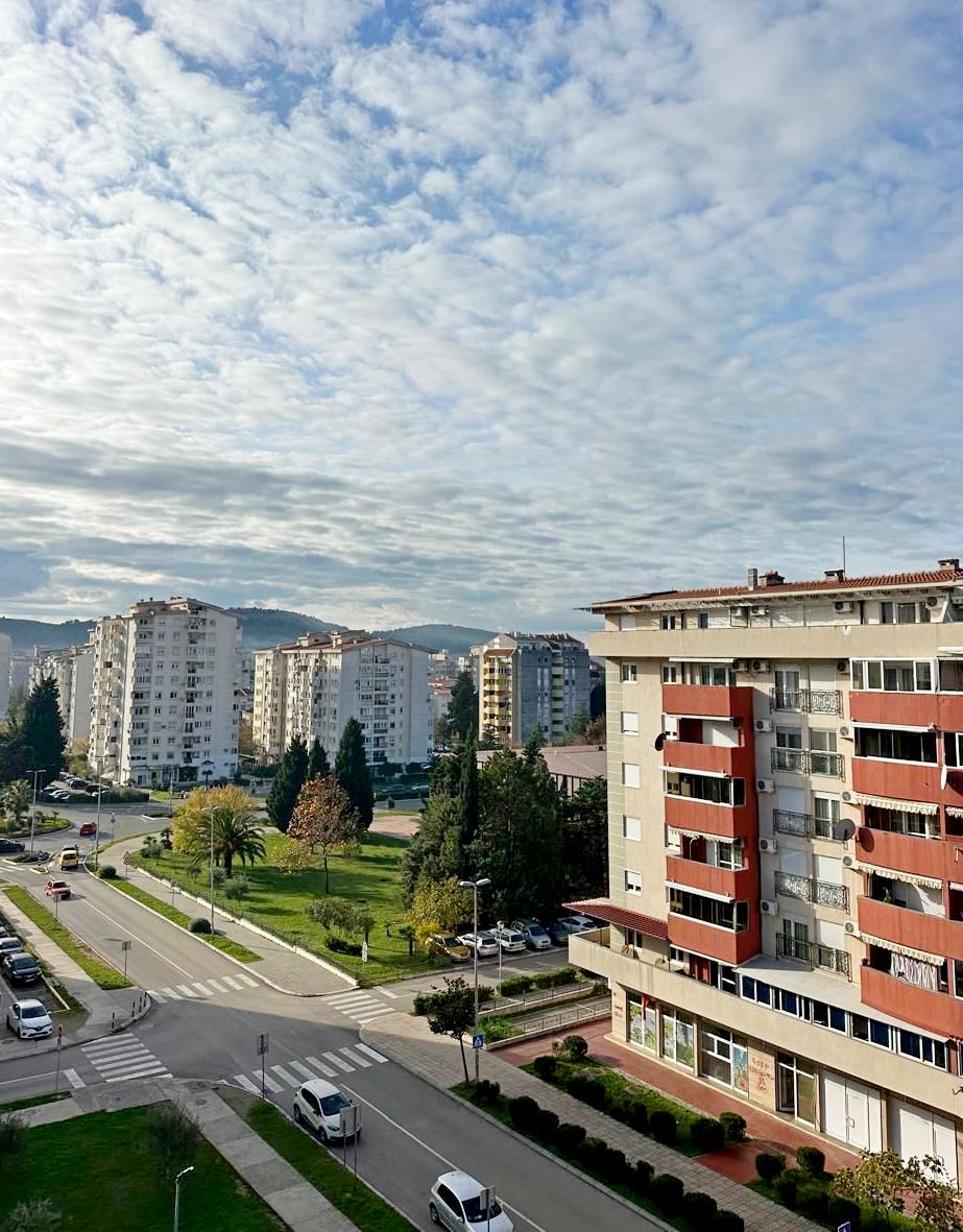 Apartment with Mountain View and High Rental Potential