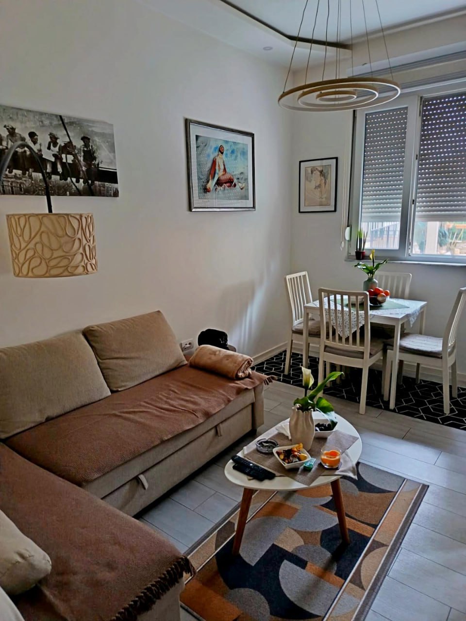 New Apartment with Sea View in Ilyino, Bar