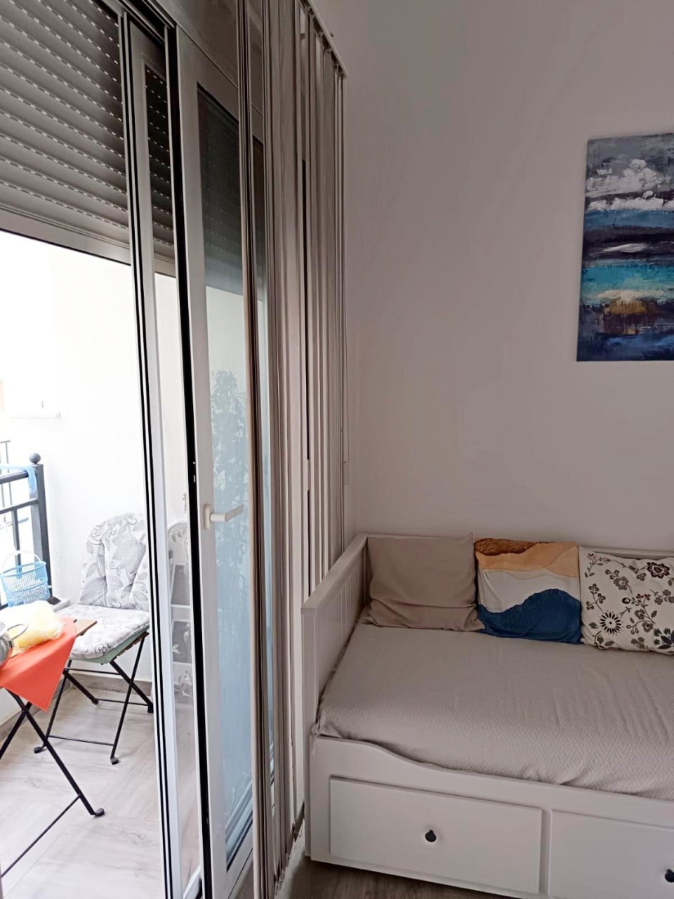 New Apartment with Sea View in Ilyino, Bar 3
