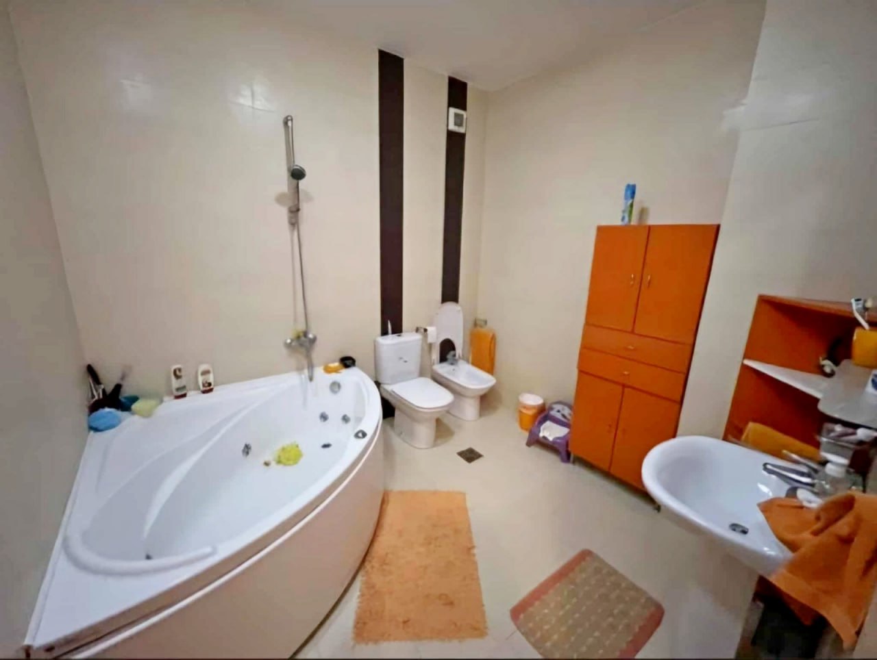 Spacious Seafront Apartment in Bar City Center 8